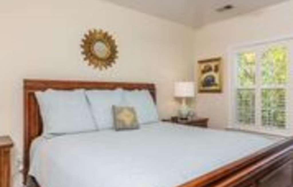 Sea Gate Inn St. Simons Island Room photo